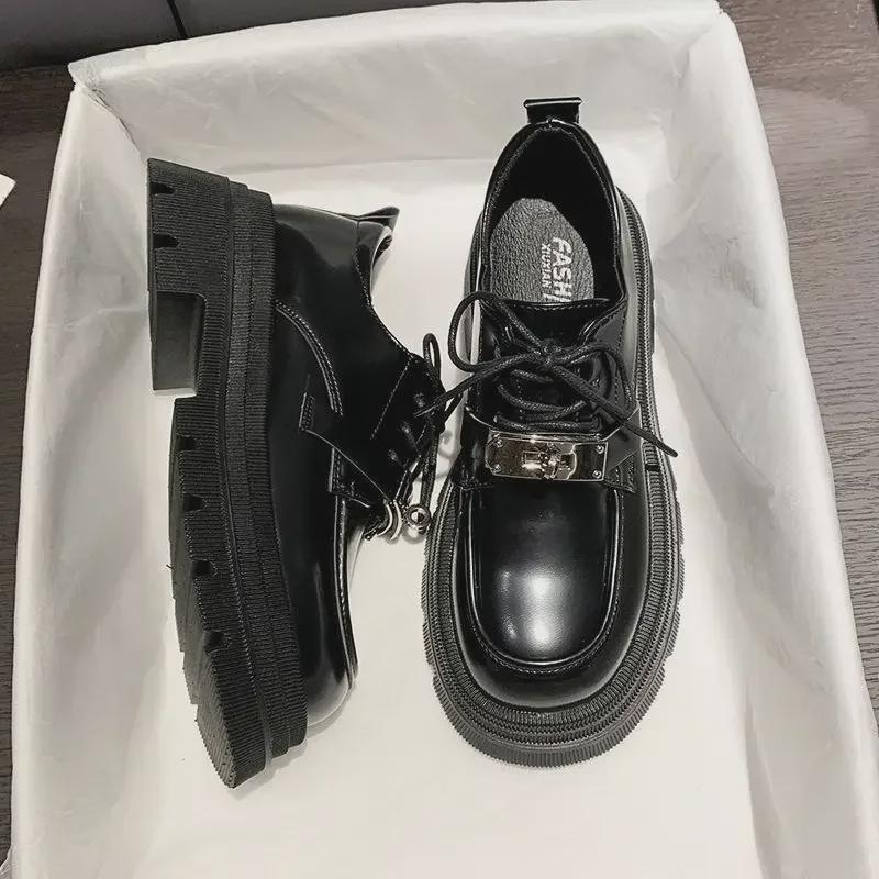 Женские кожаные мокасины в британском стиле 2024 года — толстая подошва, новая мода на весну/осень