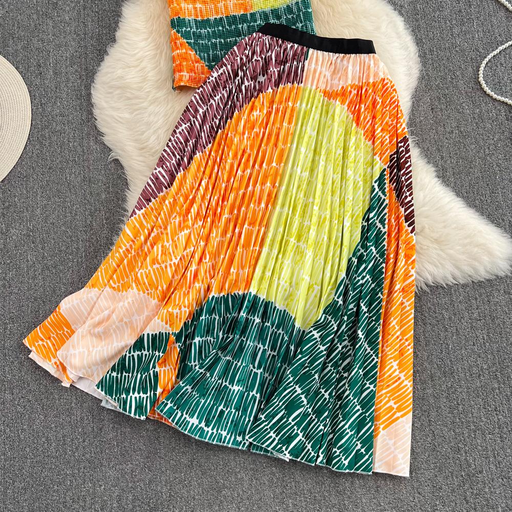 Женский модный комплект с круглым вырезом, тонкий короткий топ из двух частей, плиссированная юбка-трапеция с высокой талией и принтом