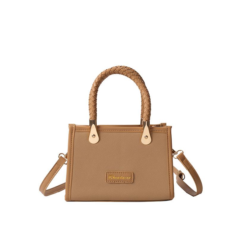 Женская темпераментная простая маленькая сумка 2025 весна новая высокая ценность универсальная на плечо сумка-мессенджер маленькая квадратная сумка