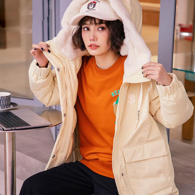 MLB Solid Color Hooded Long Sleeve Down Jacket With Large Pockets Short Style Women jackets Light-Yellow 3FDJEC126-14YEL
