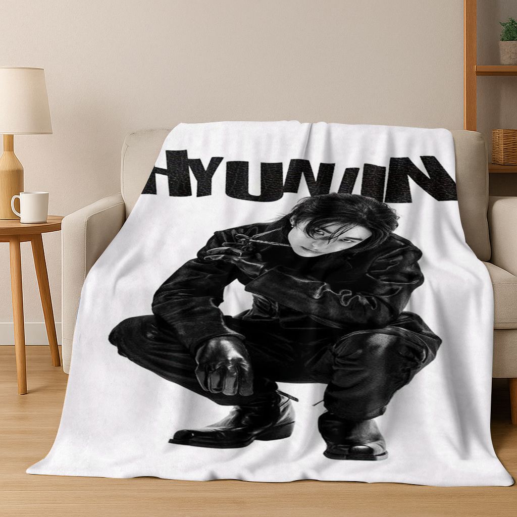 3D Hyunjin Solo KPOP Singer Flannel Blanket,Warm and Cozy Soft Throw Blanket for Home Bedroom Bed Sofa Picnic Office Cover Gift