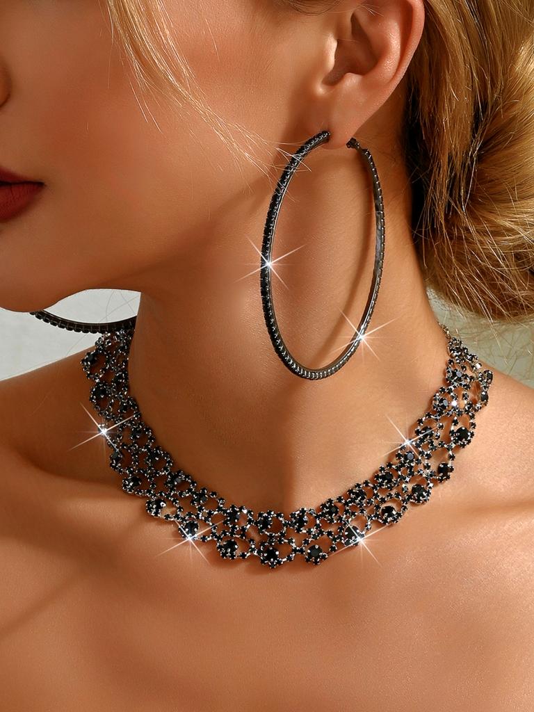 3 предмета женской моды: преувеличенные полые ожерелья с большими серьгами и набор аксессуаров для вечеринок