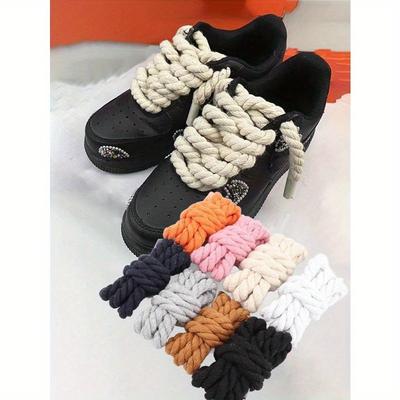 1 пара шнурков шириной 8 миллиметров. Это плетеные вручную трехпрядные веревки ярких цветов и утолщенного дизайна.