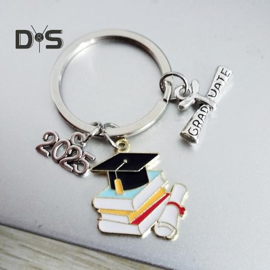 Брелок для ключей в виде выпускной шапки, прочный металлический, класс 2025 года, выпускной бакалавр, шляпа, брелок, держатель, сумка, рюкзак, подвесное украшение