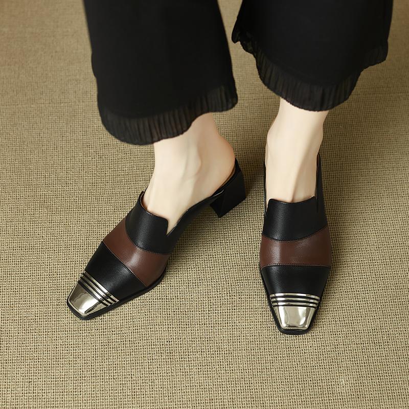 Мода 2025 Новые женские мюли из натуральной кожи с металлической отделкой, модные туфли на среднем устойчивом каблуке, летние клипсы, тапочки, женская повседневная офисная обувь
