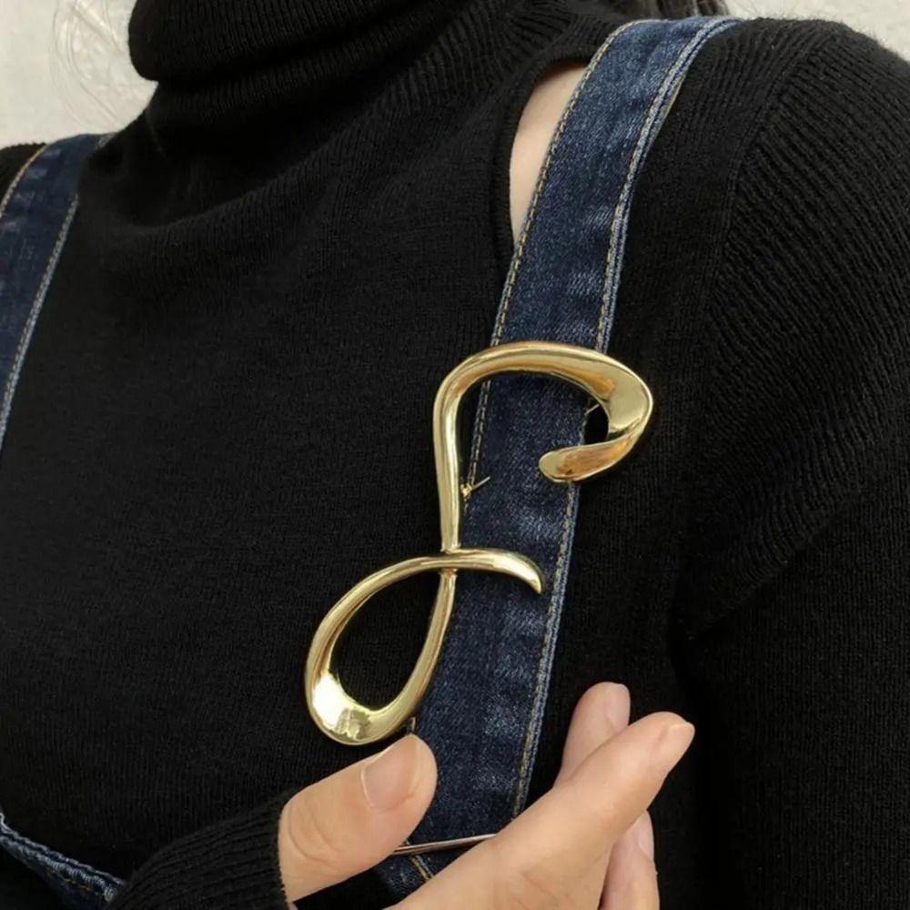 Zinc Zinc Alloy Lucky Number Brooch Gold Irregular Metallic Brooches Simple 8-shaped Pin  Men