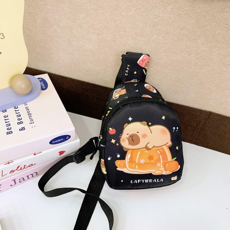 Детская нагрудная сумка с мультяшным узором капибары, из полиэстеровой ткани и с дышащим дизайном для повседневного использования