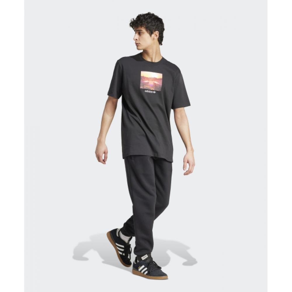 adidas Футболка с графическим принтом, черная Jf2857