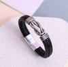 Мужской браслет в стиле ретро из сплава и кожи - Европейский и американский стиль, плетеный дизайн, титановая сталь, тренд.
