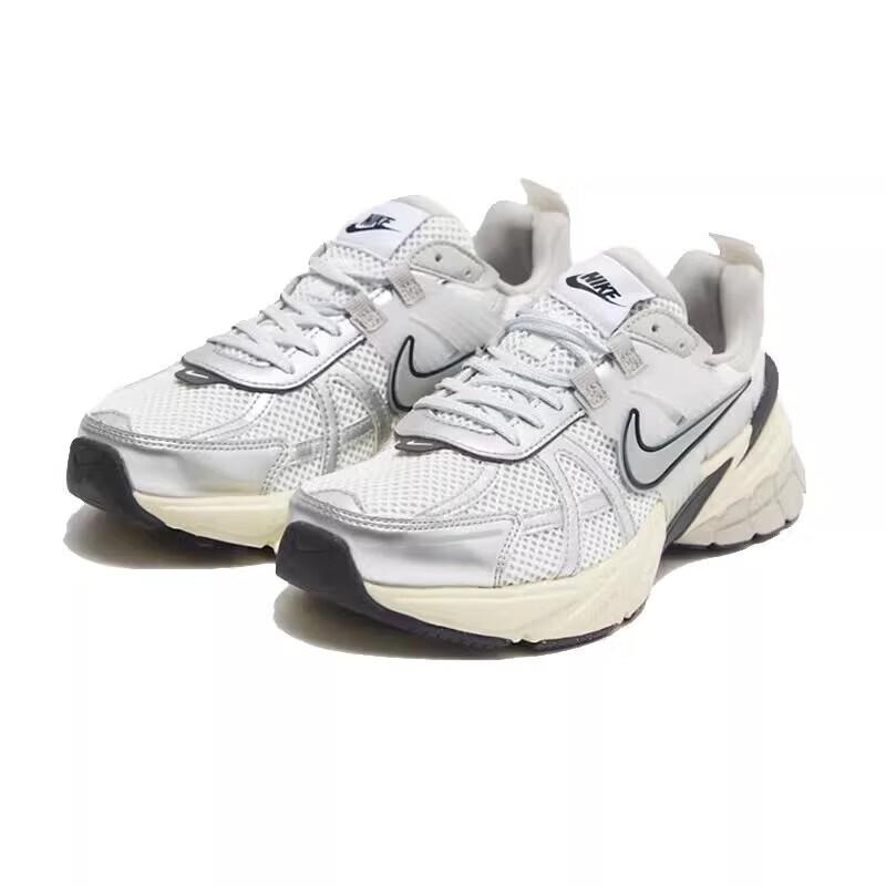 Nike Женские спортивно-повседневные кроссовки V2K RUN