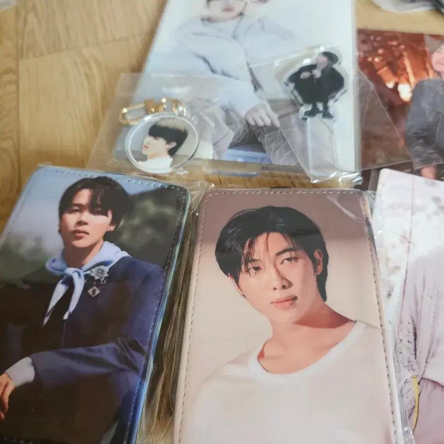 BTS fanmade batch(Card Holder Acrylic frames and metal frames