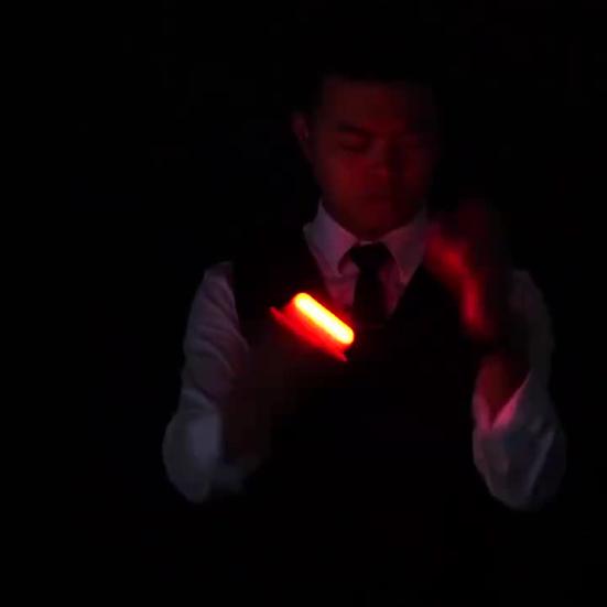 Волшебные светодиодные фонарики на пальцы, игрушка-розыгрыш, светящиеся мигающие кончики пальцев для магических сценических трюков, реквизит для выступлений