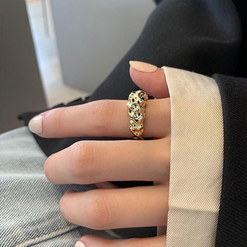 Элегантное кольцо в корейском стиле с геометрическим полым дизайном для женщин, идеально подходящее для любительниц моды