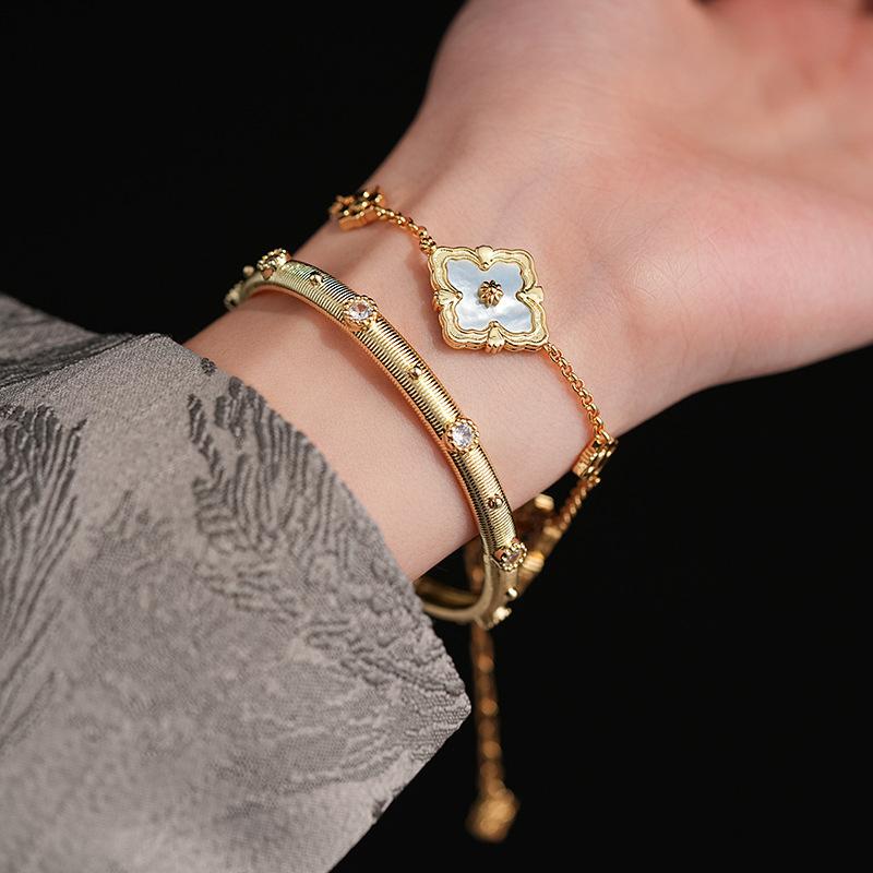 Hand Circumference 20cm Pink Fritillary Four-leaf Clover Bracelet Women's 18K Gold Niche Light Luxury
