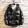 Мужская зимняя куртка 2021 года с утолщенной хлопковой подкладкой, блестящая, молодежная, свободного кроя, с капюшоном и воротником-стойкой.