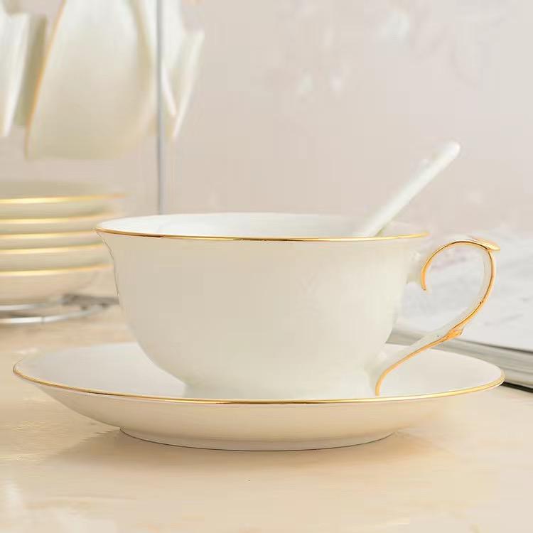 Европейская белая простая кофейная чашка и тарелка, набор из двух предметов, расписная золотая керамическая чашка, чашка для воды, цветочная чашка для чая, чашка для молока