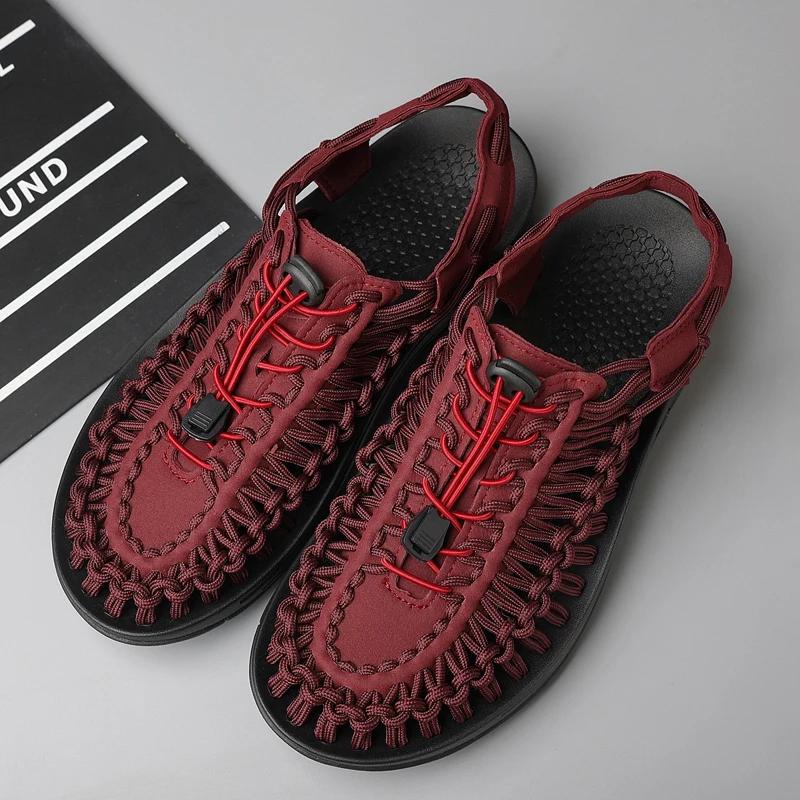 Модные летние сандалии на мягкой подошве, удобные мужские сандалии, качественный плетеный дизайн, пляжные дышащие повседневные сандалии на плоской подошве, тренды, уличные сандалии