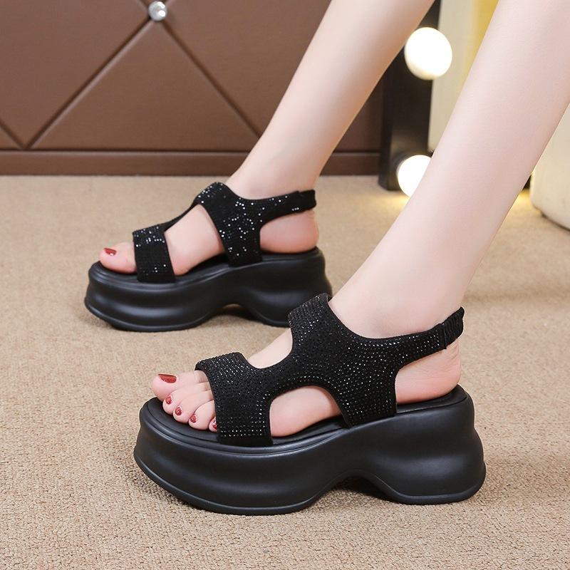 2025 New Summer Versatile Muffin Sole Sandals Women Go Out Rhinestone Roman Shoes Internet Celebrity Wear Heightening Beach Shoes