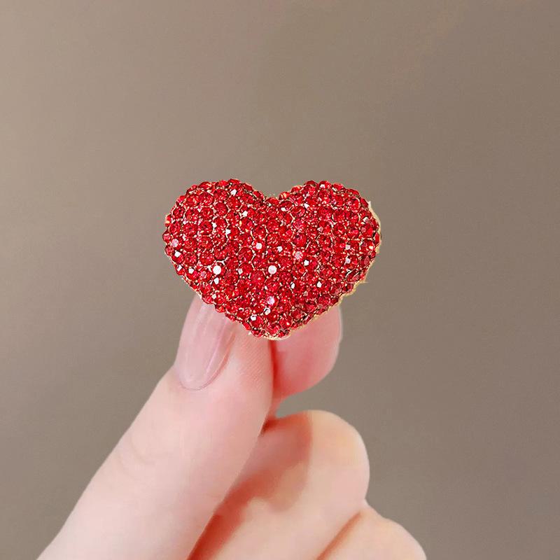 Summer Anti-Exposure Brooch: Fashionable and Luxurious Collar Pin for Women.
