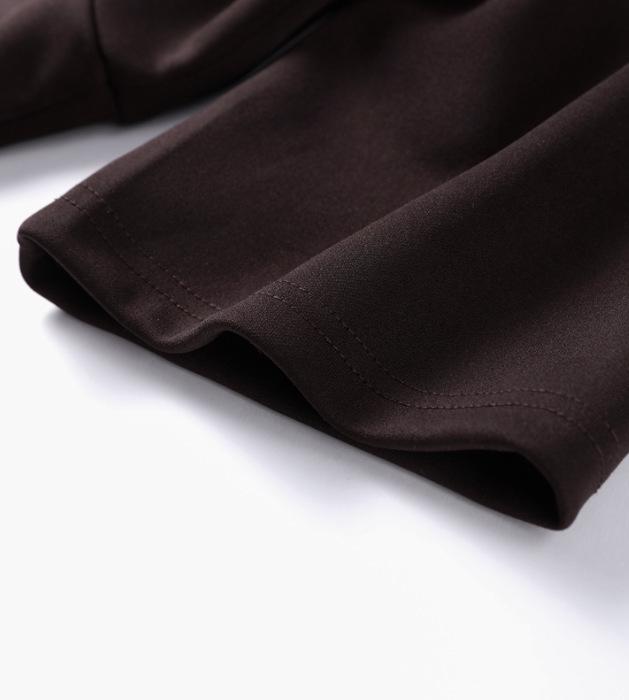 В наличии: Элегантное коричневое лоскутное платье с драпировкой, короткими рукавами и поясом для весны/лета 2025