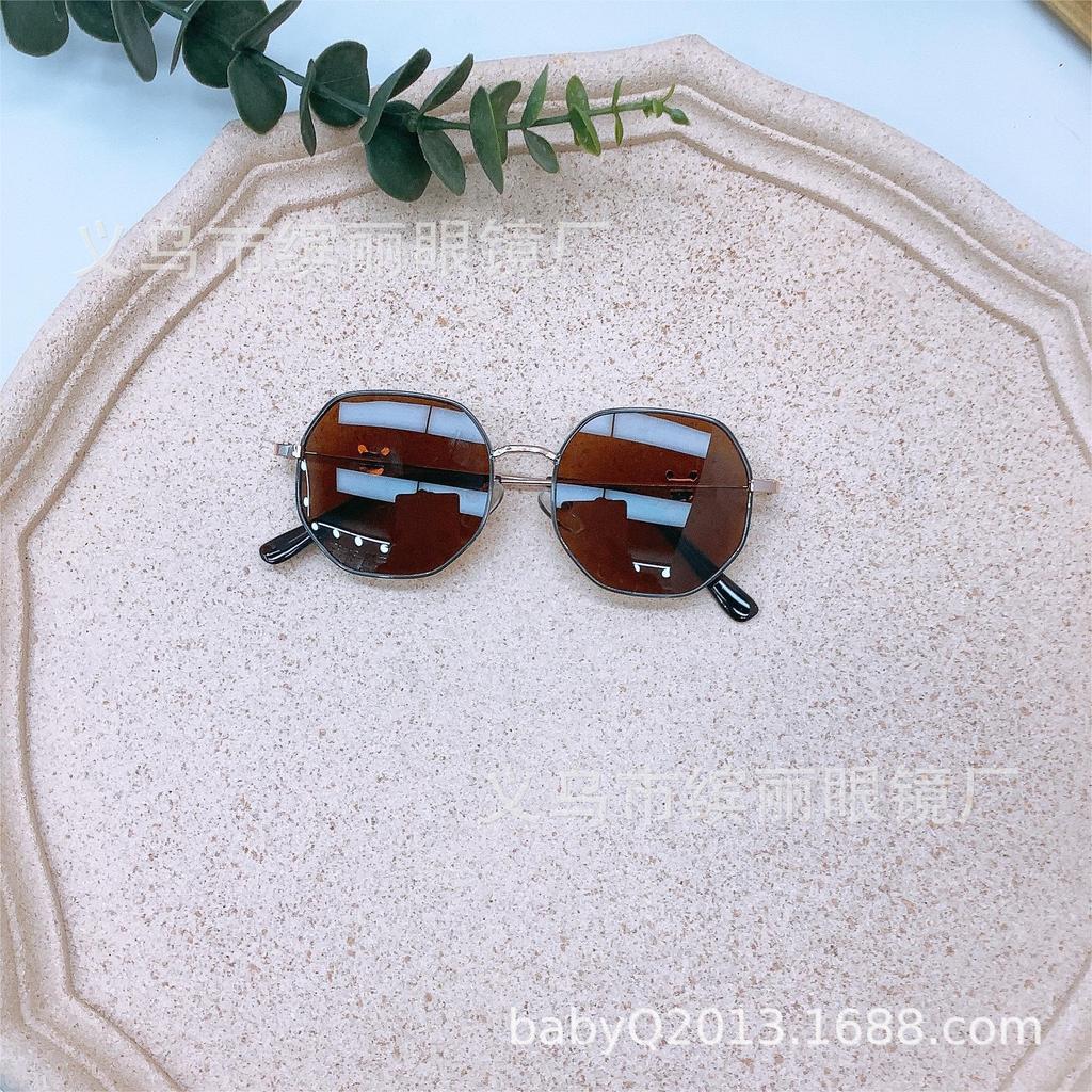 Солнцезащитные очки для путешествий и защиты от ультрафиолета для детей, металлическая оправа, милые детские вогнутые очки для ношения прилива