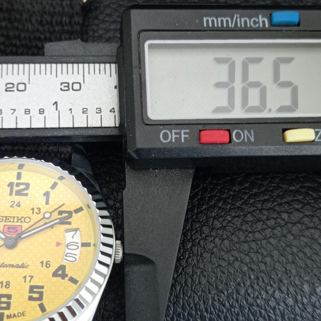 ВИНТАЖНЫЕ АВТОМАТИЧЕСКИЕ SEIKO 5 ВОССТАНОВЛЕННЫЕ ЯПОНСКИЕ МУЖСКИЕ ЧАСЫ С ЖЕЛТЫМ ЦИФЕРБЛАТОМ a444010-6