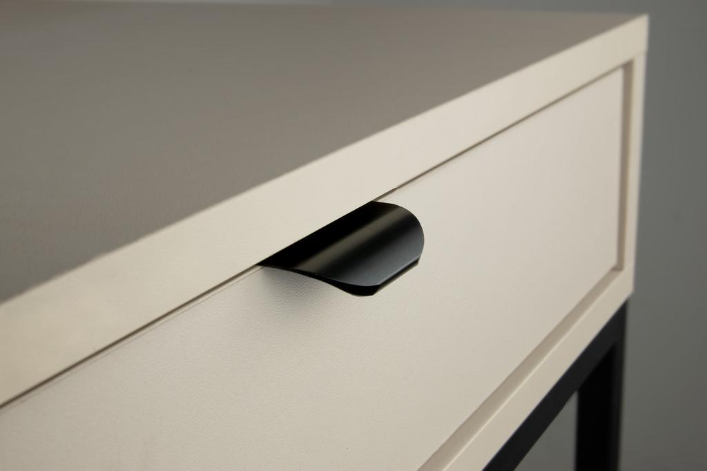 50 mm black edge furniture handle