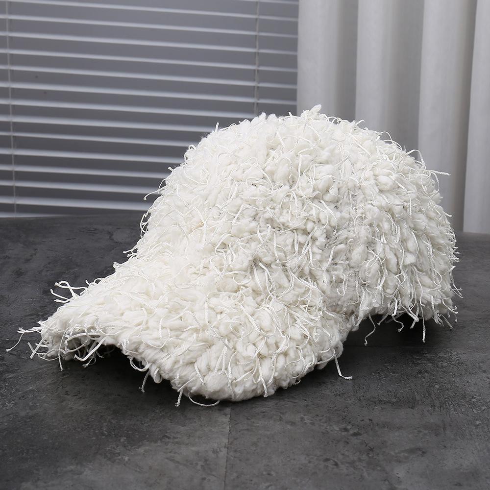 Fashion plush, velvet, granular velvet decorative baseball cap, big head circumference, comfortable and warm, small peaked cap