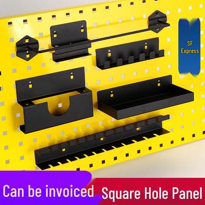 Черная металлическая перфорированная панель для хранения инструментов с крючками и держателем для отверток