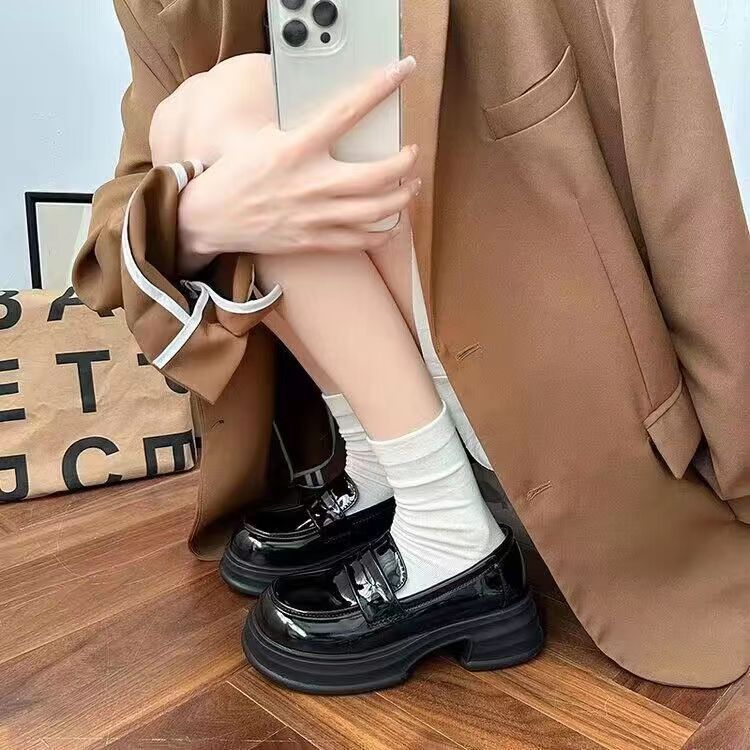 Корейская версия черных лоферов на платформе женские 2025 новые туфли Мэри Джейн из маленькой кожи универсальные и супермягкие туфли-однопедальки