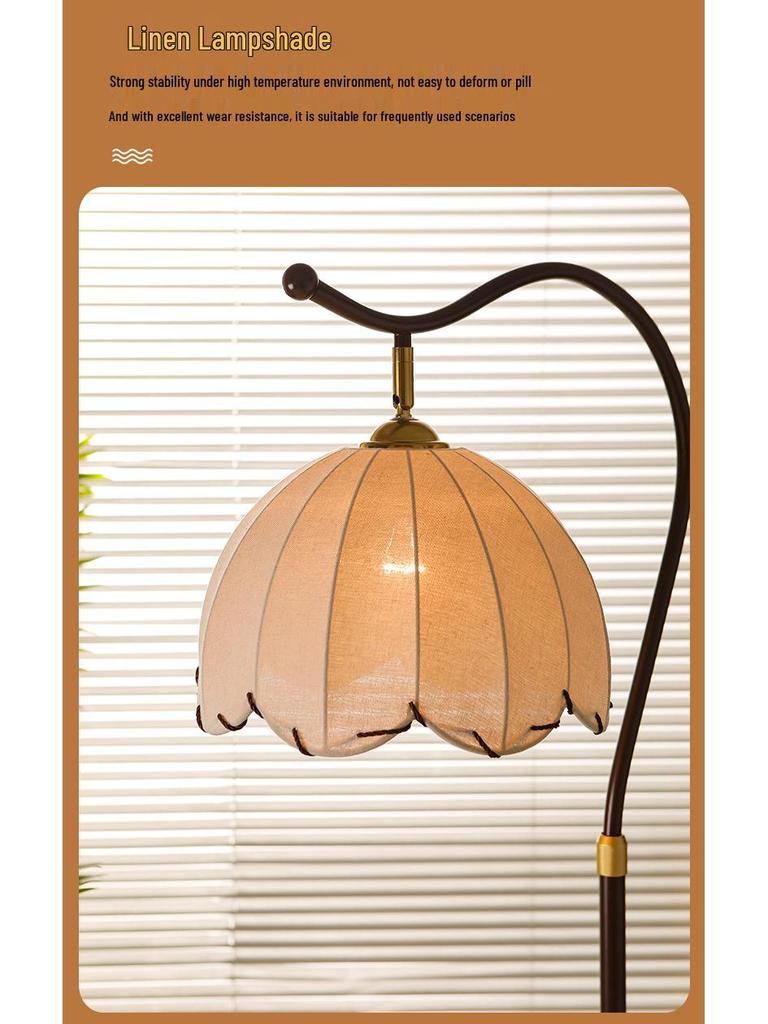 Французская прикроватная тумбочка в стиле середины века: Массив дерева, Встроенная лампа, Креативная полка для хранения