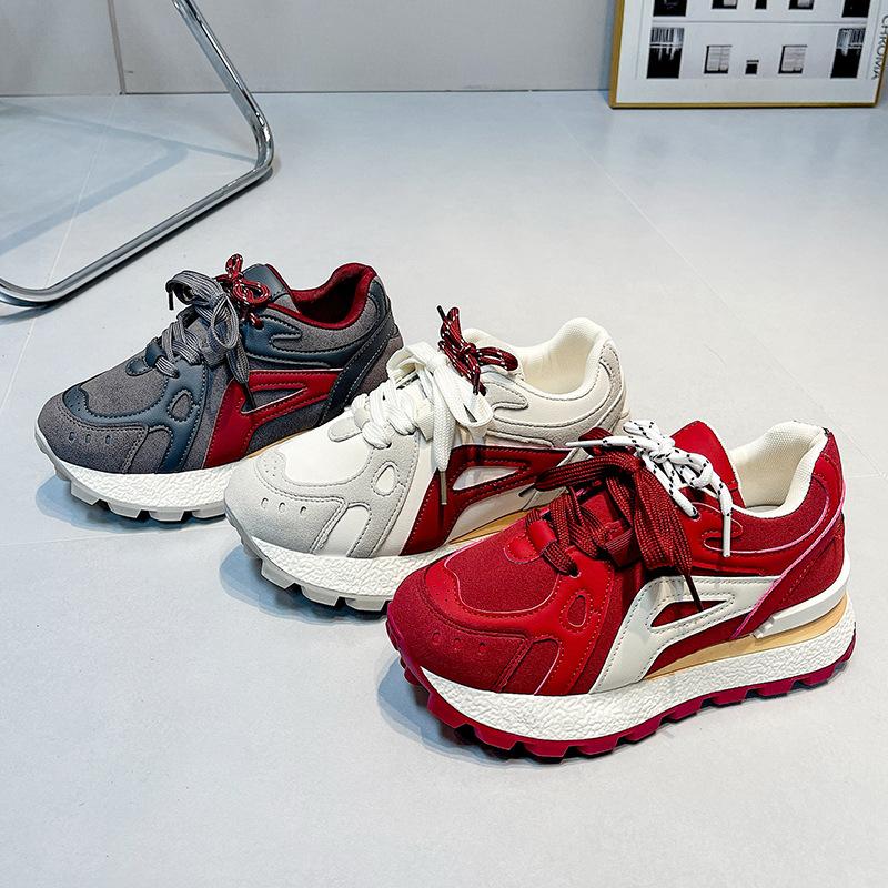 Inner height-increasing women's shoes 2025 new autumn thick-soled super-fire sports shoes running shows small and light Forrest Gump dad shoes