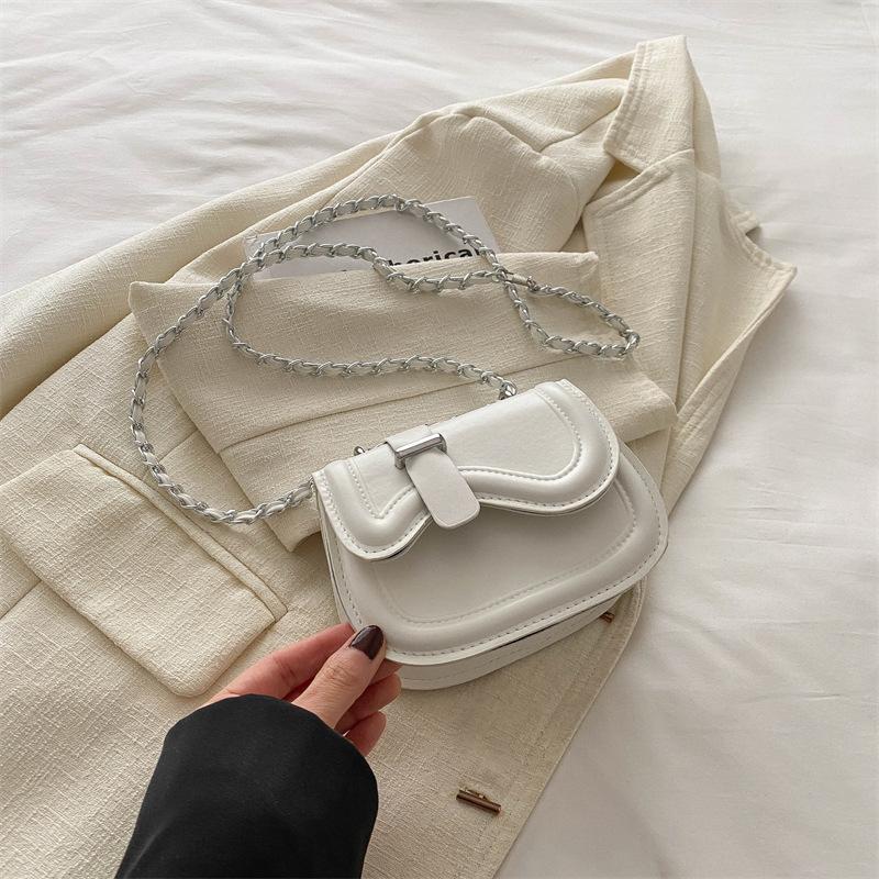 Однотонная текстура простая мода маленькая сумка женская сумка-цепочка 2025 весна новая универсальная ins сумка-мессенджер сумка-седло