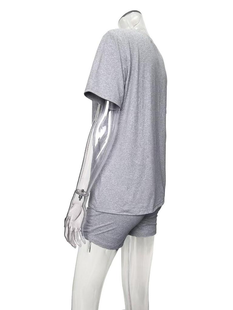 Женский однотонный модный костюм с V-образным вырезом и короткими рукавами на весну/лето 2025 г.