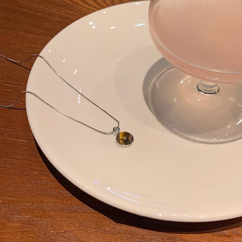 Элегантное женское ожерелье из бисера тигровый глаз 2024 года: Высококачественная, холодная, универсальная цепь для ключицы