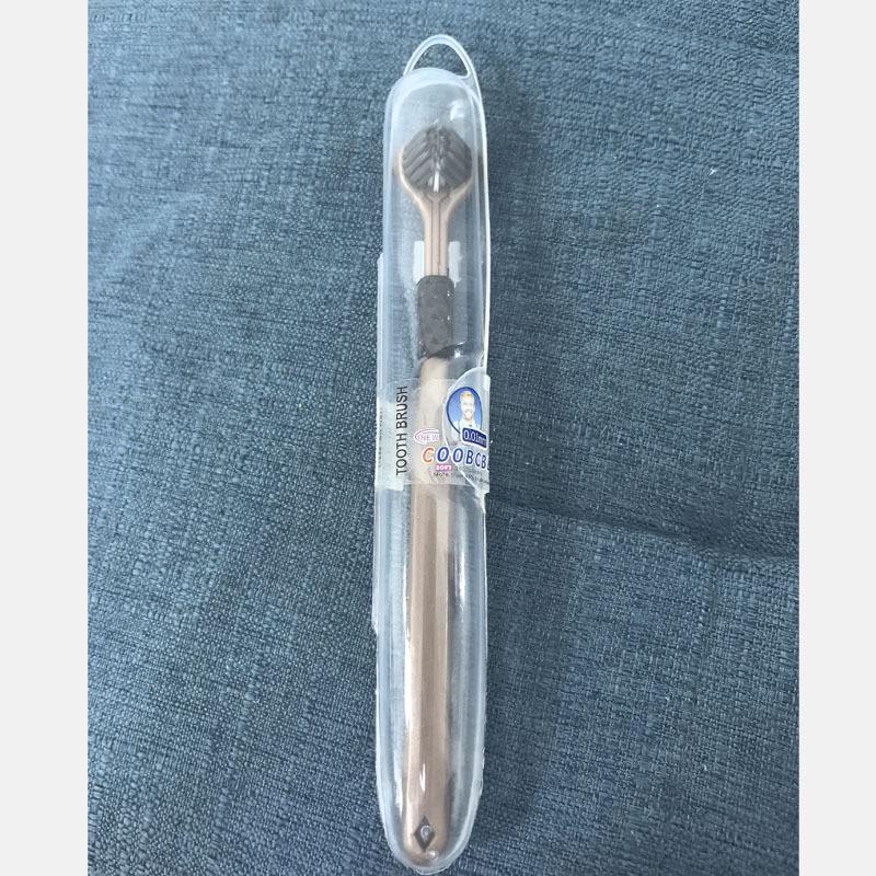 «Трехсторонняя зубная щетка с мягкой щетиной для взрослых – широкая головка с защитой десен, премиальный дизайн с тремя головками»