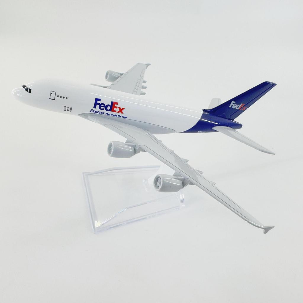 Модели из сплава президентских самолетов: ATR FK50, C919, A350, B747, A320, A330, A380