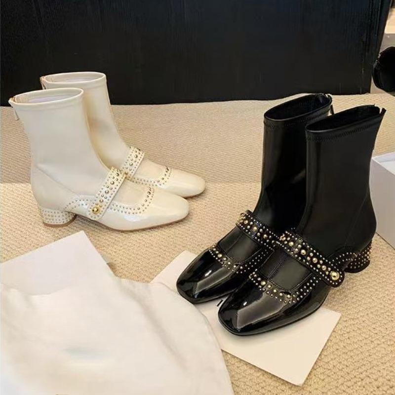 Модные женские ботильоны с металлическими заклепками, удобные ботинки из мягкой кожи, современные высокие сапоги, элегантный круглый носок, низкий массивный каблук, ботинки для верховой езды