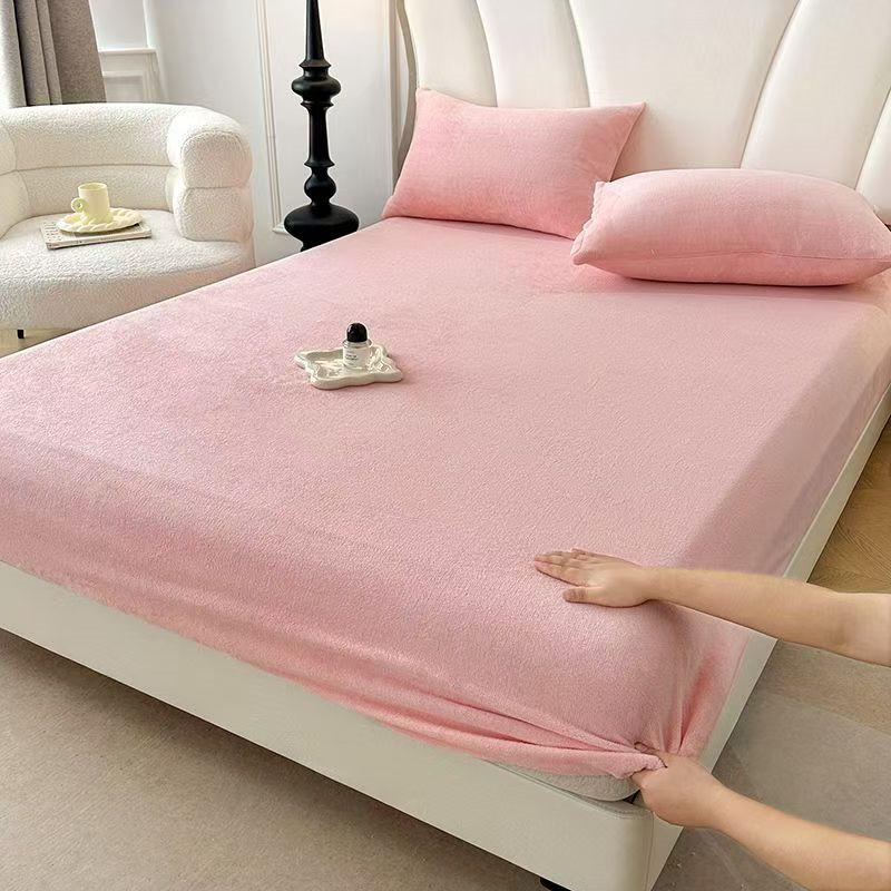 Super Soft Fleece Fitted Sheet - Queen Size - Extra Plush Polar Fleece, No-Pilling - Deep Pocket - All Season Cozy Warmth