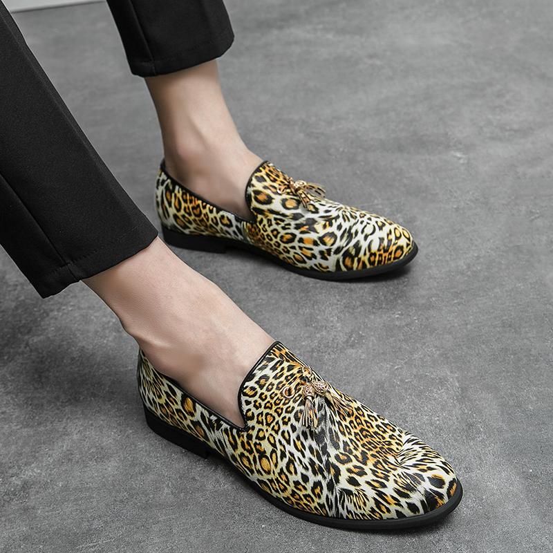 Новые мужские модельные кожаные туфли с леопардовым принтом, роскошные модные свадебные туфли для жениха, мужские туфли в английском стиле
