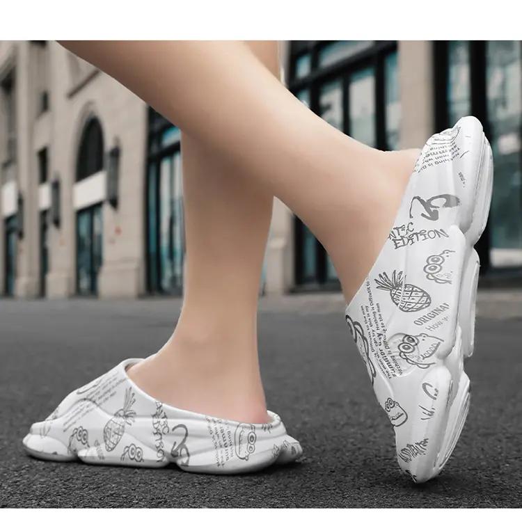 Крутые тапочки для мужчин летом Новые модные домашние Мягкая подошва Противоскользящие EVA Модные парные тапочки EVA 2 цвета 36-45