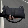 2024 новая ретро сумка под мышку с узором под крокодила нишевый дизайн продвинутая текстура иностранный стиль одно плечо багет сумка сумка-мессенджер