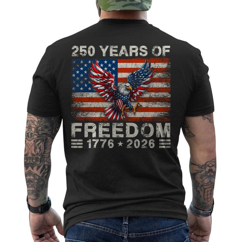 250 Years Of Independence America Eagle 250th Years Anniversary Birthday ON BACK Unisex T-Shirt