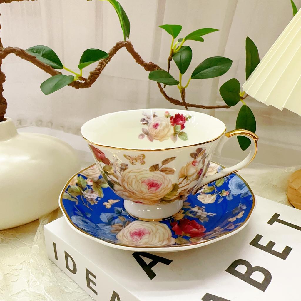 Изысканная керамическая кофейная тарелка в европейском стиле с изображением камелии, набор для послеобеденного чая в подарочной коробке 240 мл