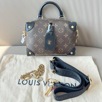[Б/У] Petite Malle Souple Classic Monogram Модный Винтажный Элегантный Сумка на Цепочке через Плечо - Отличное #1EIW8GY