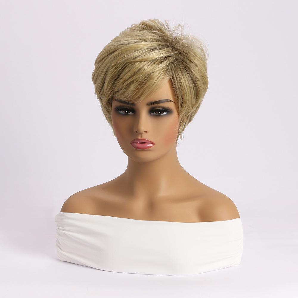 European and American Style Women Short Straight Blonde Wig Fashion Daily Use Natural Looking Synthetic Fiber Wig