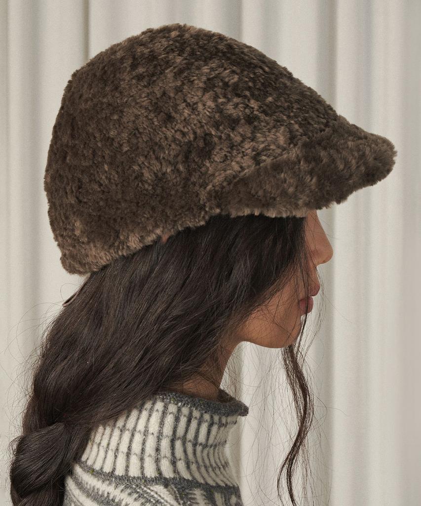 Beleuso Lamb Shearling Brim Cap