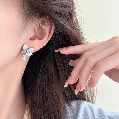 Серьги-пусеты с бабочками из циркониевого кристалла, корейские маленькие свежие и милые серьги, модные изысканные универсальные серьги высокого класса