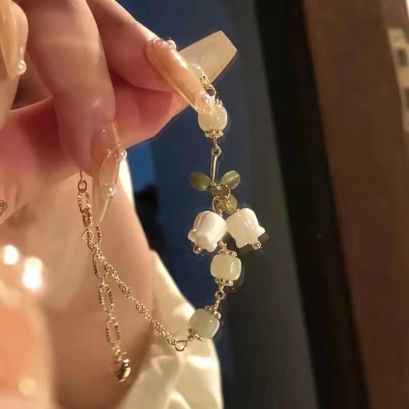 2025 Retro Chinese Camellia Braided Bracelet: Elegant, Ethnic-Style Design for Women