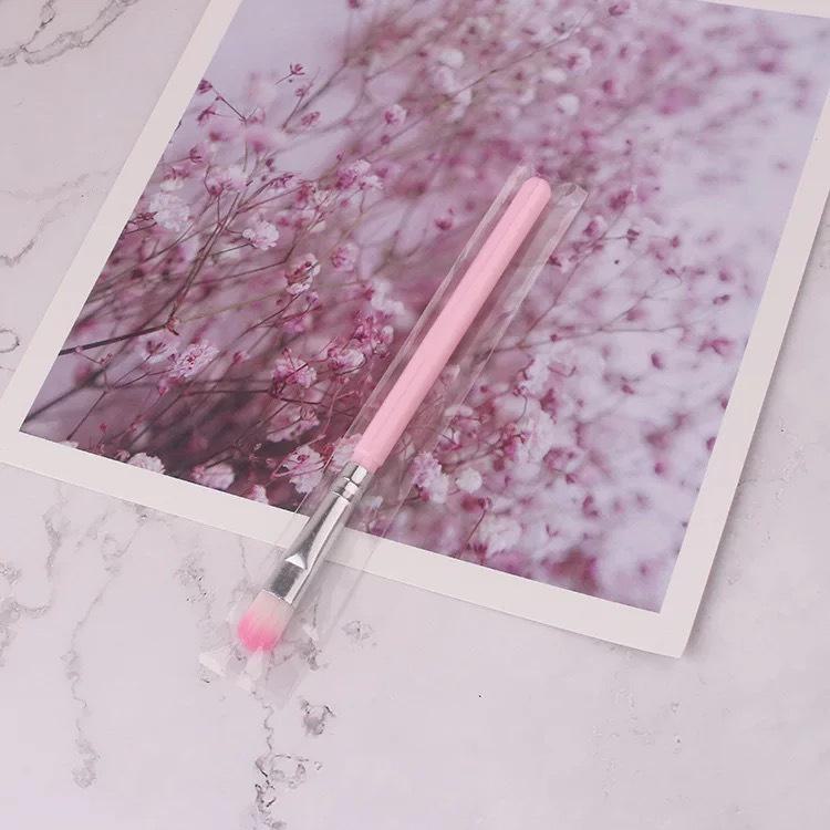 Beginner 5-Piece Makeup Brush Set: Lip, Blush, Eyeshadow Brushes & Eyelash Comb